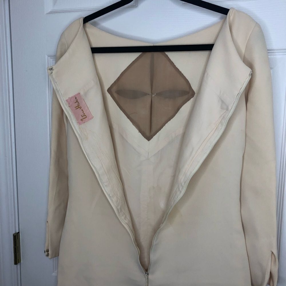 Vintage Vera Hicks long sleeve key hole dress, size medium - Picture 12 of 14